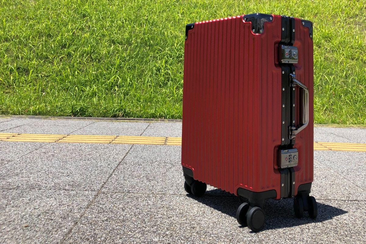 最新のスーツケースデザインとその機能性の秘密:30代以降におすすめのスーツケース選び